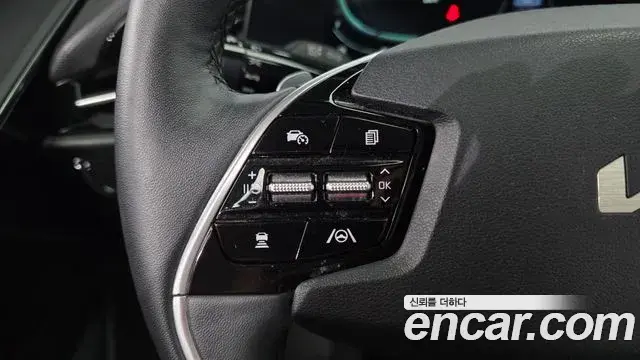 Kia Niro 2022 — ფოტო 12/35