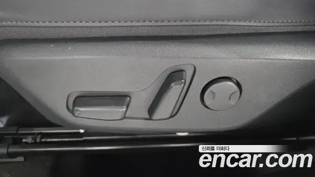 Kia Niro 2022 — ფოტო 11/35