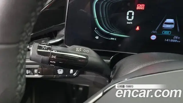 Kia Niro 2022 — ფოტო 18/35