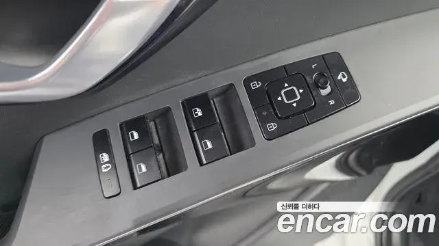 Kia Niro 2022 — ფოტო 10/35
