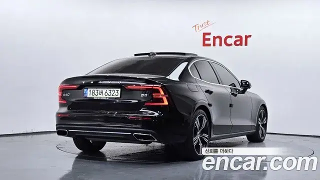 Volvo S60 2020 — Şəkil 14/20