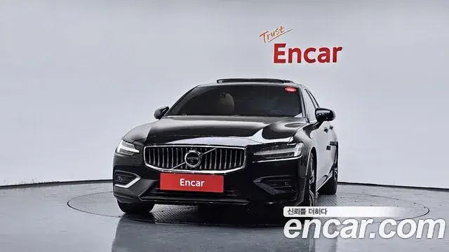 Volvo S60 2020 — Şəkil 13/20