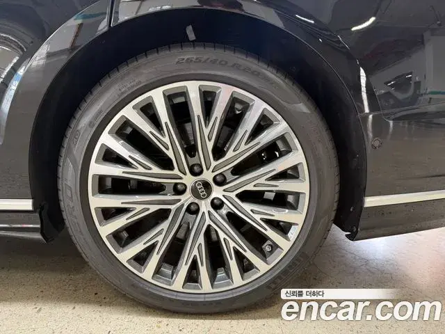 Audi A8 2023 — ფოტო 19/20