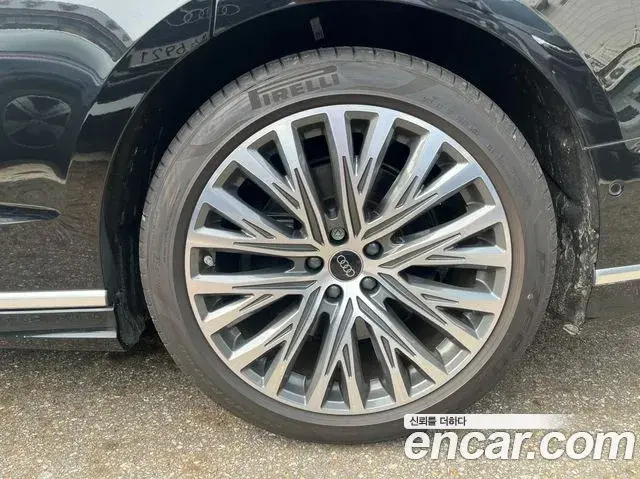 Audi A8 2023 — Photo 1/20