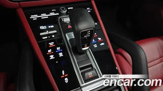 Porsche Cayenne 2021 — Photo 8/20