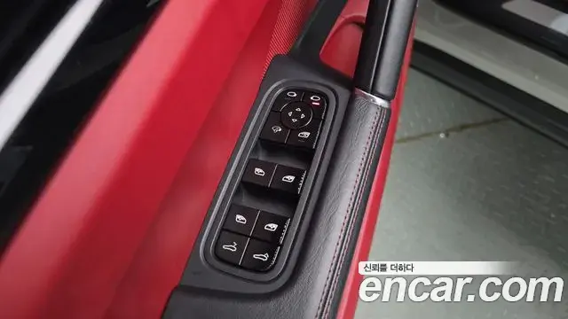 Porsche Cayenne 2021 — Photo 18/20