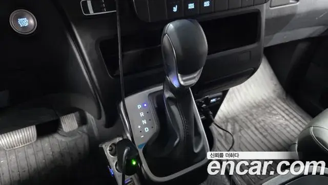 Hyundai Staria 2022 — Фото 9/20