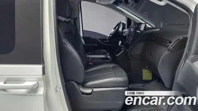 Hyundai Staria 2022 — Фото 11/20
