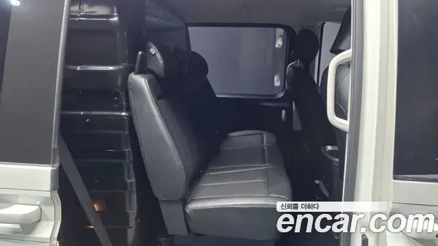Hyundai Staria 2022 — Фото 12/20