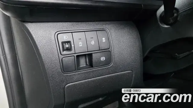 Hyundai Staria 2022 — Фото 17/20