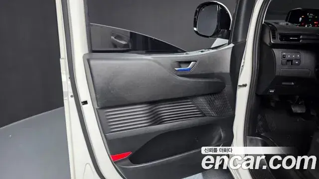 Hyundai Staria 2022 — Şəkil 17/32