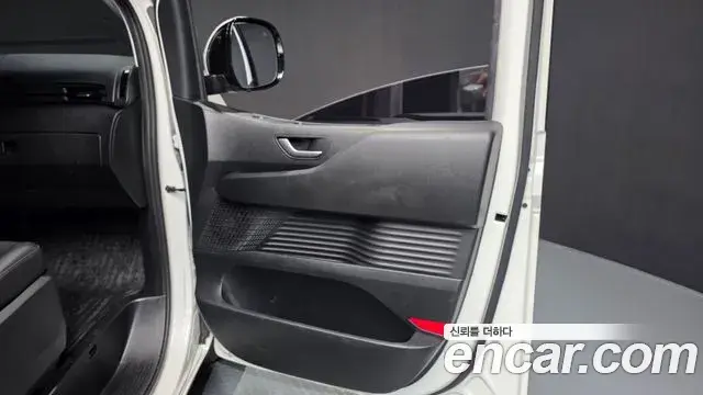 Hyundai Staria 2022 — Şəkil 10/32