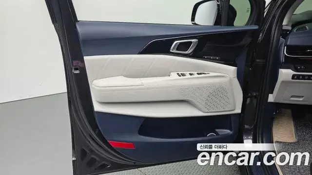 Kia Carnival 2025 — ფოტო 13/34