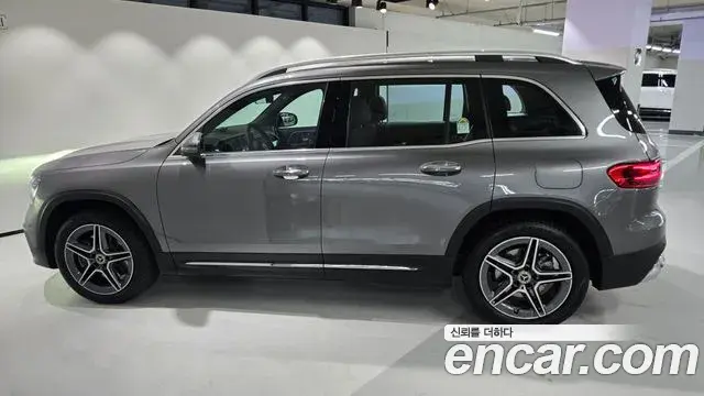 Mercedes-Benz GLB-Class 2025 — Фото 7/20