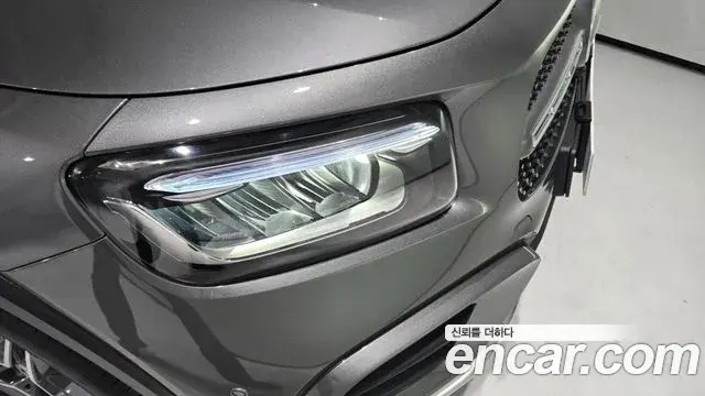 Mercedes-Benz GLB-Class 2025 — Фото 12/20