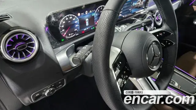Mercedes-Benz GLB-Class 2025 — Фото 15/20