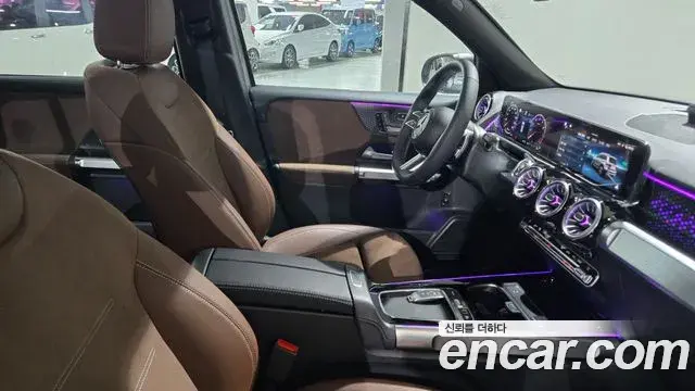 Mercedes-Benz GLB-Class 2025 — Фото 18/20