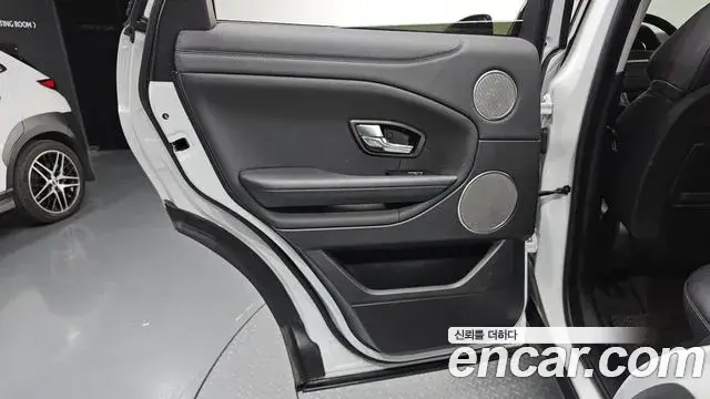 Land Rover Range Rover Evoque 2018 — ფოტო 23/32
