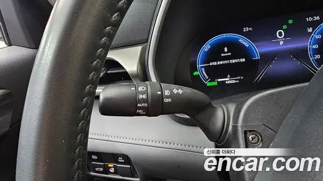 Toyota Highlander 2023 — Photo 17/20
