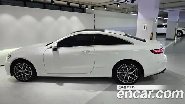 Mercedes-Benz E-Class 2022 — Фото 7/20