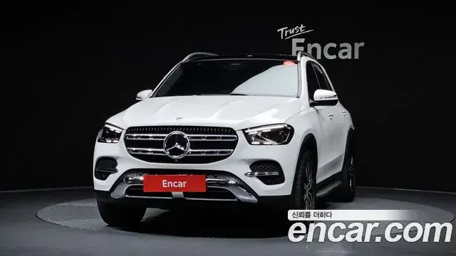Mercedes-Benz GLE-Class 2025 — Photo 32/37