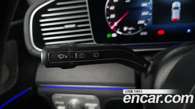 Mercedes-Benz GLE-Class 2025 — Photo 17/37