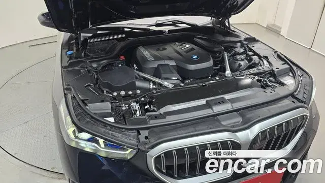 BMW 5 Series 2023 — Фото 6/20