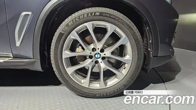 BMW X5 2019 — Şəkil 22/39