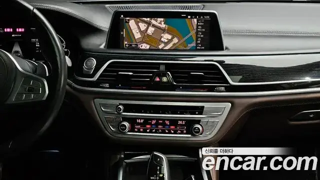 BMW 7 Series 2020 — Фото 15/20