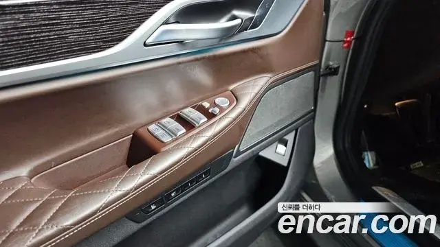 BMW 7 Series 2020 — Photo 29/31