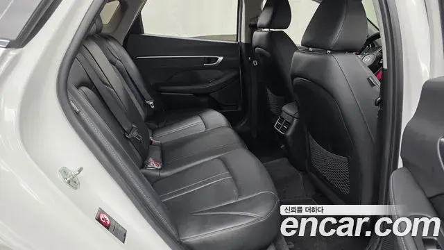 Hyundai Sonata Hybrid 2021 — Şəkil 12/20