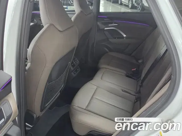 Audi Q5 2025 — Фото 11/17