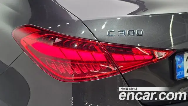 Mercedes-Benz C-Class 2023 — Photo 4/30