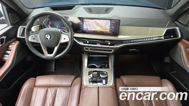 BMW X7 2023 — Photo 29/33