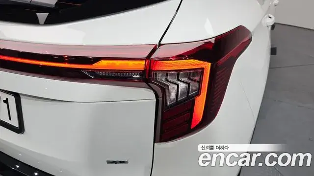 Kia Seltos 2022 — ფოტო 8/34