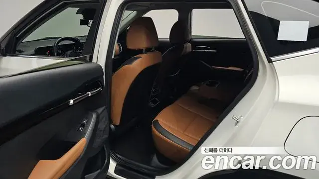 Kia Seltos 2022 — ფოტო 11/34