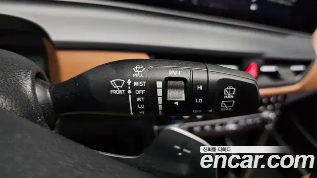 Kia Seltos 2022 — ფოტო 28/34