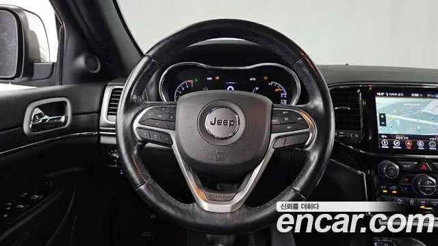 Jeep Grand Cherokee 2020 — ფოტო 19/30