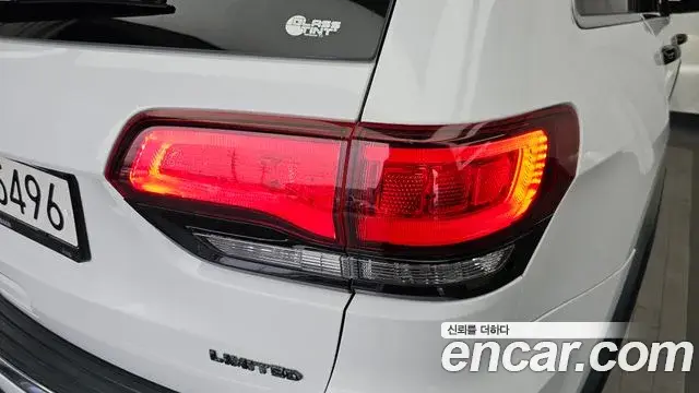 Jeep Grand Cherokee 2020 — ფოტო 11/30