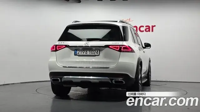 Mercedes-Benz GLE-Class 2023 — Photo 24/31