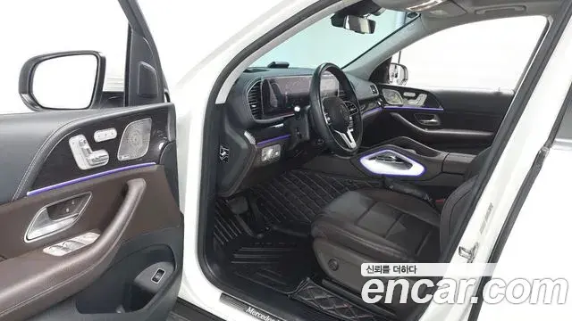 Mercedes-Benz GLE-Class 2023 — Photo 13/31