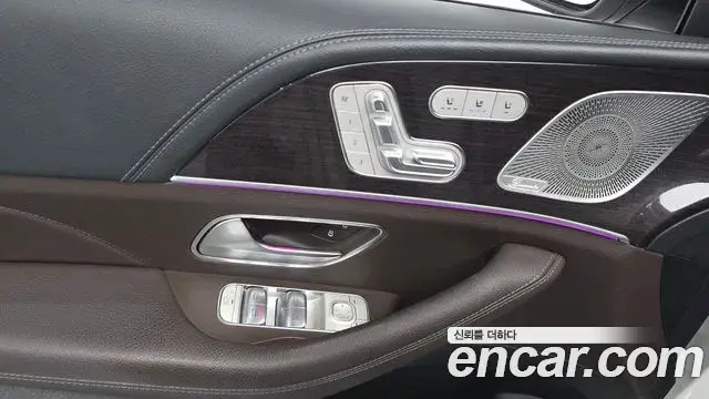 Mercedes-Benz GLE-Class 2023 — Photo 6/31