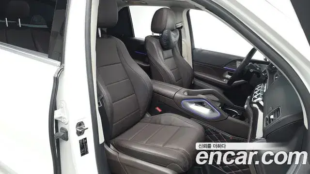 Mercedes-Benz GLE-Class 2023 — Photo 27/31
