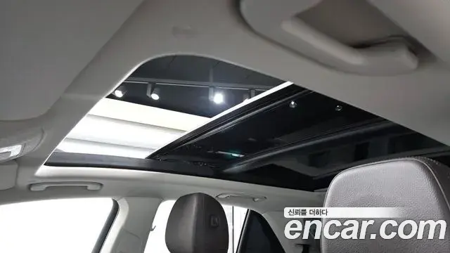 Mercedes-Benz GLE-Class 2023 — Photo 2/31