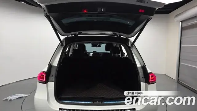 Mercedes-Benz GLE-Class 2023 — Photo 30/31