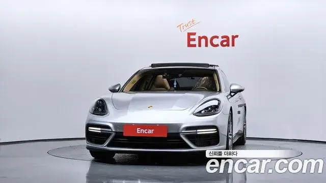 Porsche Panamera 2018 — Фото 3/20