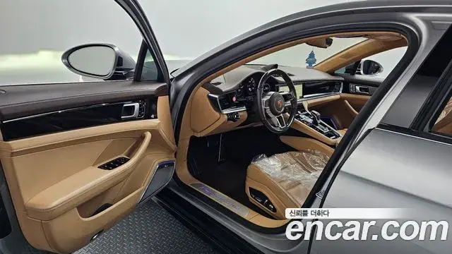Porsche Panamera 2018 — Фото 10/20