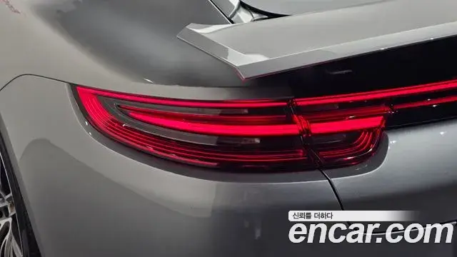 Porsche Panamera 2018 — ფოტო 7/36