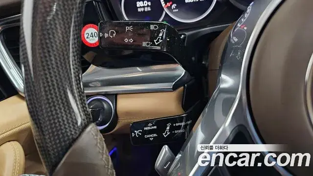 Porsche Panamera 2018 — ფოტო 10/36