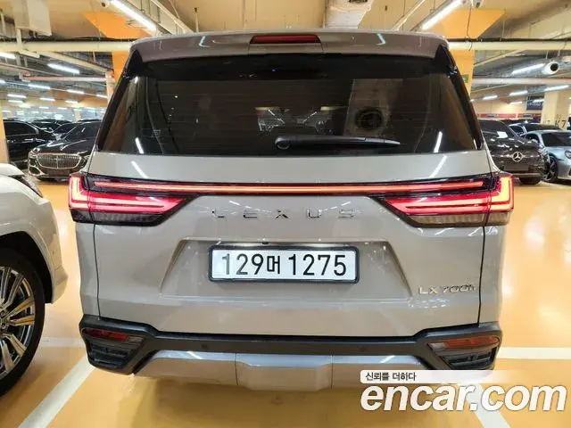 Lexus LX 2025 — ფოტო 8/20